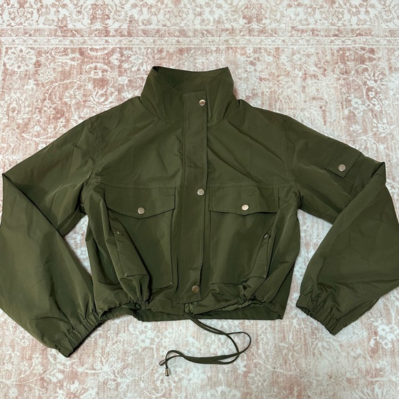 Cropped Cargo Jacket With Pockets - Picture 2 of 14
